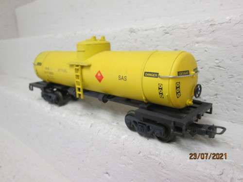 HO SCALE : FRATESCHI SAR: XPHR JET FUEL TANKER - BOXED