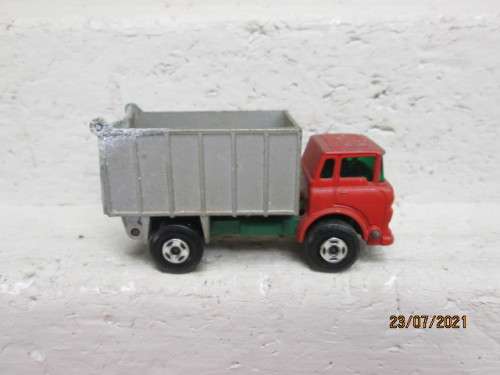 MATCHBOX SUPERFAST : GMC TIPPER TRUCK - NO 26