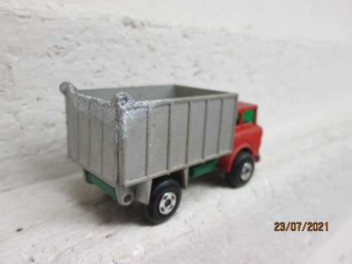 MATCHBOX SUPERFAST : GMC TIPPER TRUCK - NO 26