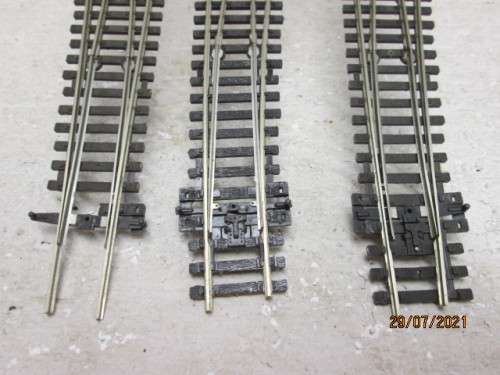 HO / OO SCALE : PECO : X3 POINTS