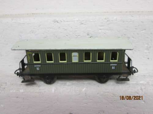 HO SCALE : MARKLIN : 2ND CLASS PASSENGER COACH