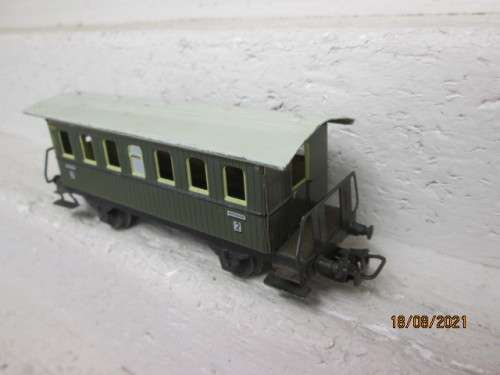 HO SCALE : MARKLIN : 2ND CLASS PASSENGER COACH