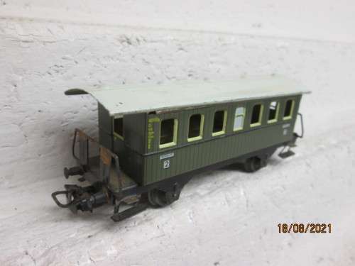 HO SCALE : MARKLIN : 2ND CLASS PASSENGER COACH