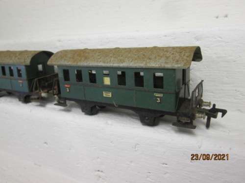 HO SCALE : FLEISCHMANN : THIRD CLASS PASSENGER COACH X2