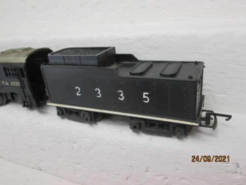OO SCALE : TRIANG : 4-6-2 STEAM LOCOMOTIVE