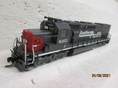 N SCALE : INTERMOUNTAIN SD40T-2 DIESEL LOCOMOTIVE - BOXED