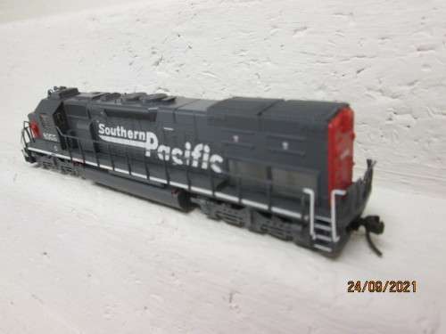 N SCALE : INTERMOUNTAIN SD40T-2 DIESEL LOCOMOTIVE - BOXED