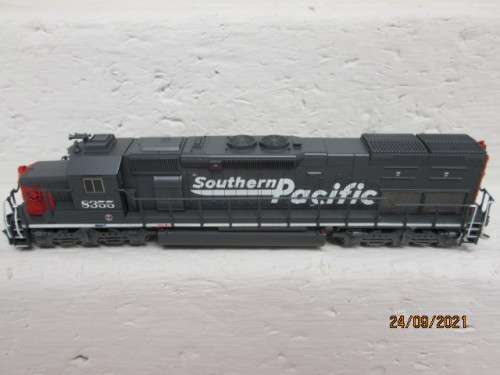 N SCALE : INTERMOUNTAIN SD40T-2 DIESEL LOCOMOTIVE - BOXED