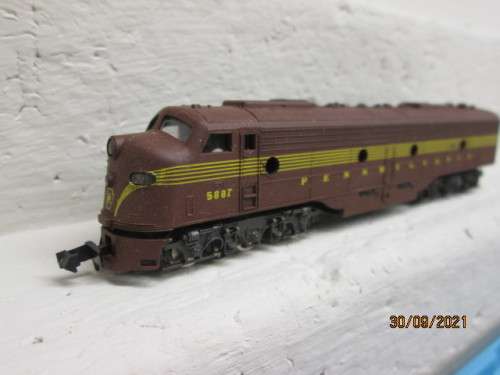 N SCALE : ATLAS : E8 PENNSYLVANIA DIESEL LOCOMOTIVE - BOXED