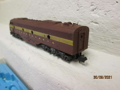 N SCALE : ATLAS : E8 PENNSYLVANIA DIESEL LOCOMOTIVE - BOXED