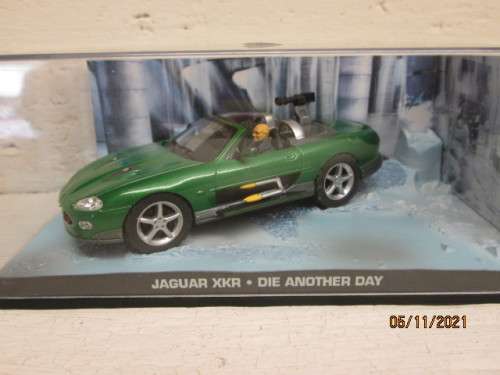THE JAMES BOND CAR COLLECTION : MODEL + MAGAZINE -  NO.6 - JAGUAR XKR - DIE ANOTHER DAY