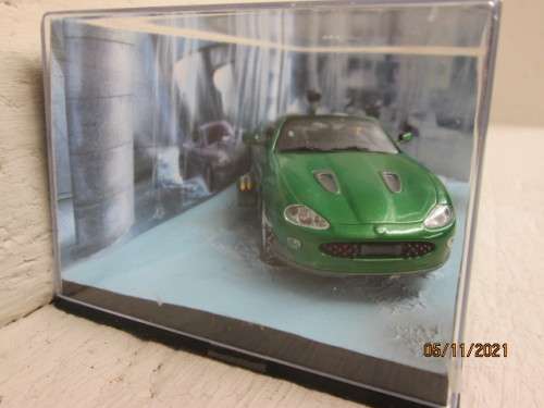 THE JAMES BOND CAR COLLECTION : MODEL + MAGAZINE -  NO.6 - JAGUAR XKR - DIE ANOTHER DAY