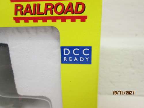 OO SCALE : HORNBY :  LMS CLASS 5 STEAM LOCOMOTIVE - BOXED