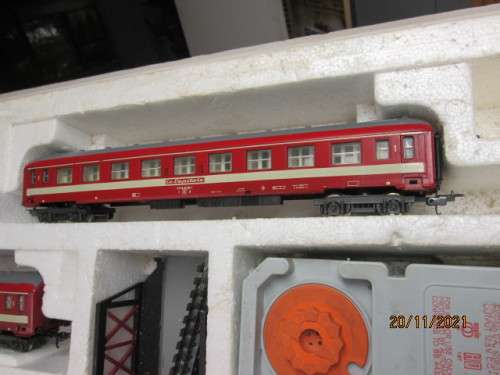 HO SCALE : LIMA : LE SCAPITOLE SNCF TRAIN SET - BOXED