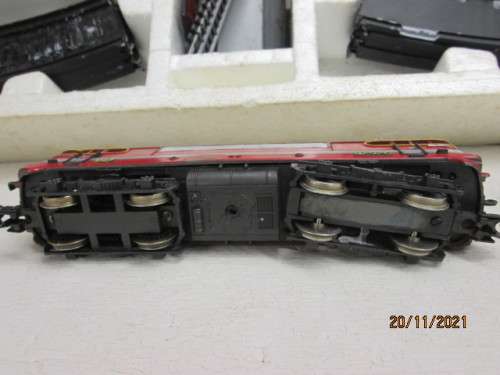HO SCALE : LIMA : LE SCAPITOLE SNCF TRAIN SET - BOXED