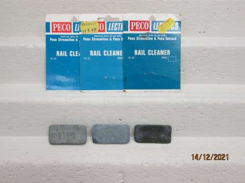 HO / OO SCALE : PECO : RAIL CLEANERS - X3