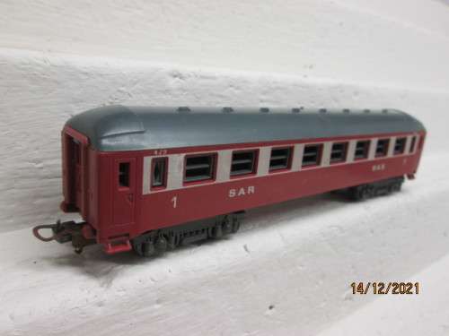 HO SCALE : LIMA SAR : ORANGE EXPRESS COACH