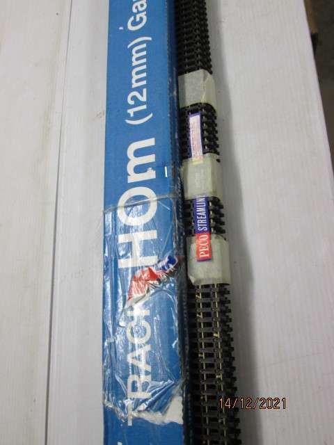 HOm (12MM) SCALE : PECO : TRACK - X10 LENGTHS