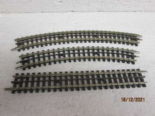 HO SCALE : TRIX : TRACK - 3-RAIL - X3 PIECES