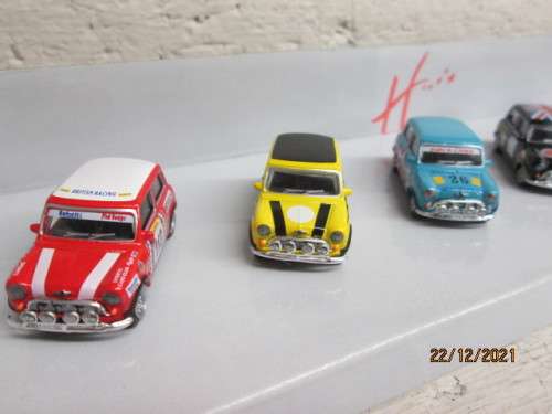 OO SCALE : HAMLEYS : RACING MINI SET OF SIX - BOXED