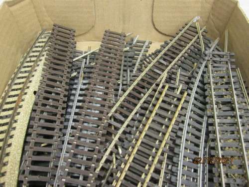 HO / OO SCALE : HALF A BEER BOX FULL OF SCRAP TRACK - ALL SORTS