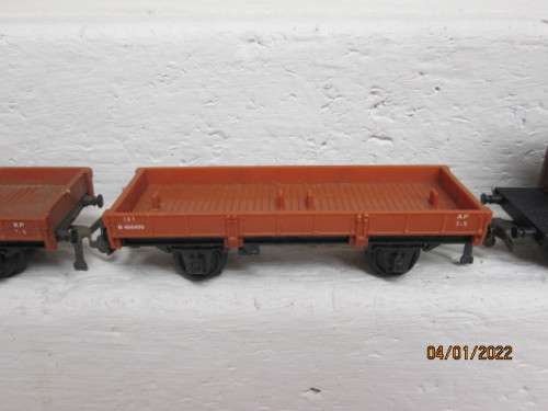 HO SCALE : JOUEF : GOODS WAGONS - X4