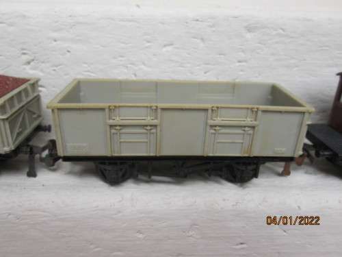 HO SCALE : JOUEF : GOODS WAGONS - X4