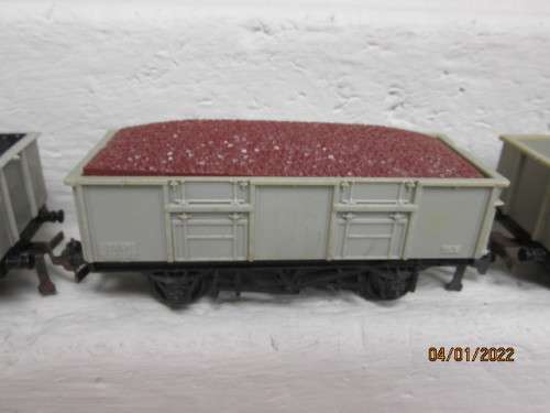 HO SCALE : JOUEF : GOODS WAGONS - X4