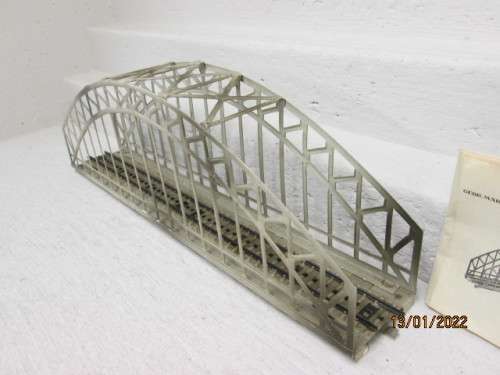 HO SCALE : MARKLIN : M TRACK : METAL ARCHED BRIDGE