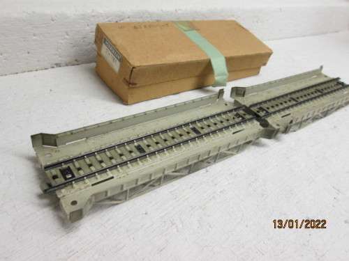 HO SCALE : MARKLIN : X2 M TRACK : METAL STRAIGHT BRIDGE - BOXED