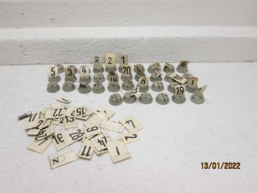 HO SCALE : MARKLIN : METAL MARKERS - X36
