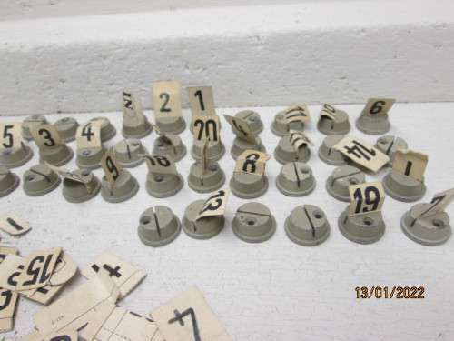 HO SCALE : MARKLIN : METAL MARKERS - X36