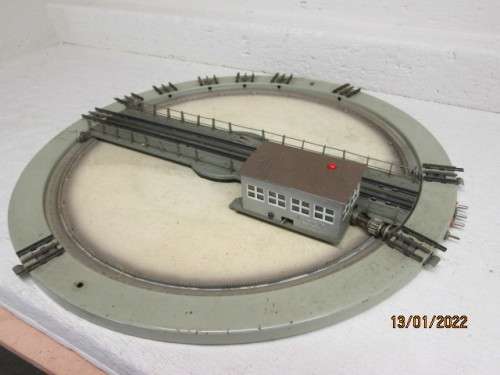 HO SCALE : MARKLIN : TURNTABLE - M- TRACK - BOXED