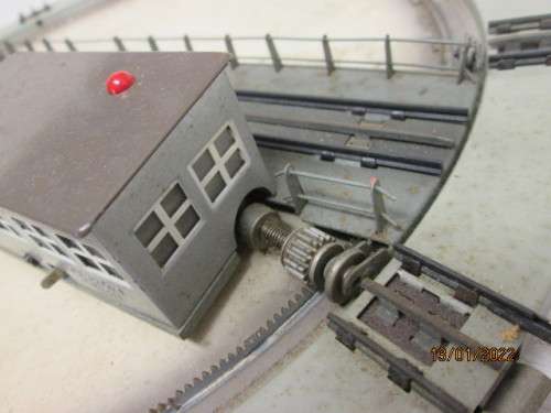 HO SCALE : MARKLIN : TURNTABLE - M- TRACK - BOXED
