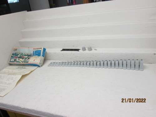 N SCALE : BACHMANN : 31 PIECE PIER SET - BOXED