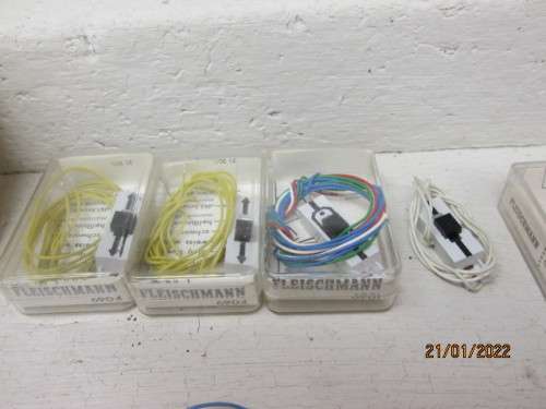 N SCALE : RAIL SIGNALS AND LAMPS, SWITCHES ETC - (SOME BOXED)