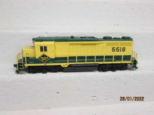 HO SCALE BACHMANN : GP30 - READING LINES - DIESEL LOCOMOTIVE - DCC