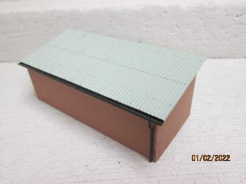 OO SCALE: STATION HOLT / SIDING BUILDING