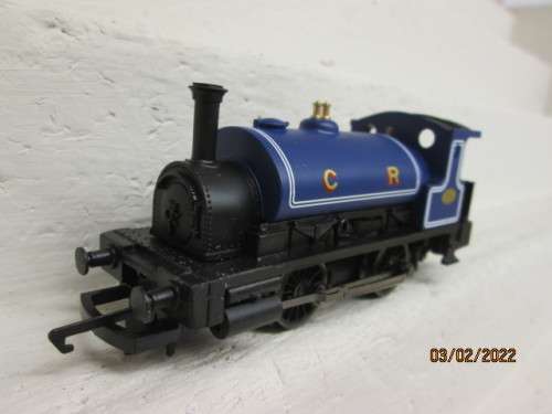 OO SCALE: HORNBY : CALEDONIAN RAILWAYS 0-4-0 STEAM LOCOMOTIVE - BOXED
