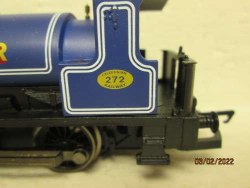 OO SCALE: HORNBY : CALEDONIAN RAILWAYS 0-4-0 STEAM LOCOMOTIVE - BOXED