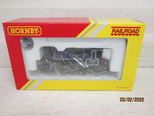 OO SCALE: HORNBY : CALEDONIAN RAILWAYS 0-4-0 STEAM LOCOMOTIVE - BOXED