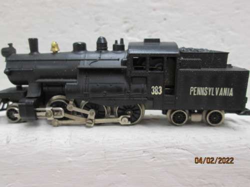 N SCALE : PENNSYLVANNIA 2-6-4 STEAM LOCOMOTIVE