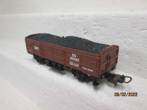 HO SCALE : LIMA : SAR ES WAGON WITH COAL LOAD - BOXED