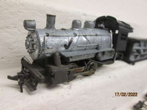 HO SCALE : ROUNDHOUSE : 0-4-0 STEAM LOCOMOTIVE