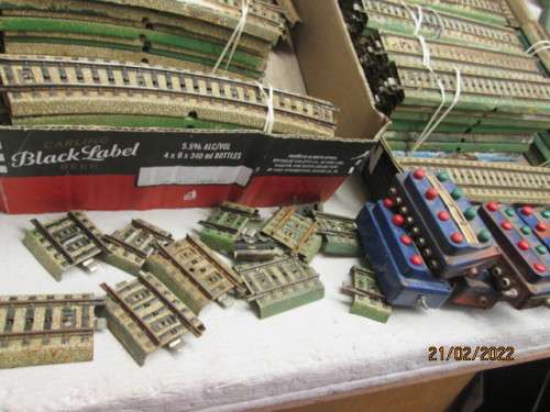 HO SCALE : MARKLIN M-TRACK - LARGE AMOUNT  228 PIECES