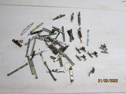 HO SCALE : MARKLIN : PICK UP SHOES - SCRAPYARD