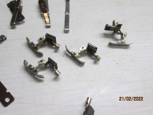 HO SCALE : MARKLIN : PICK UP SHOES - SCRAPYARD