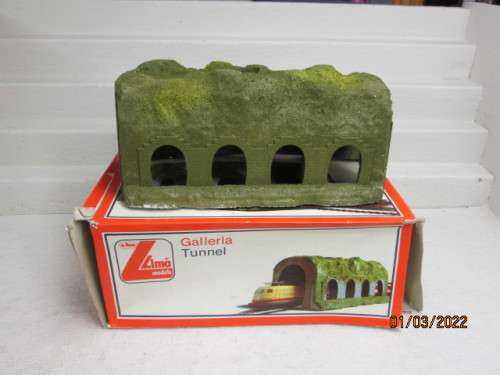 HO SCALE : LIMA : TUNNEL - BOXED
