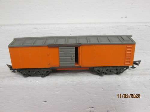 OO SCALE : TRIANG : ORANGE BOX CAR