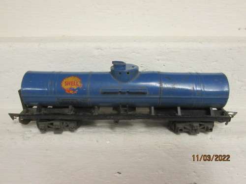 OO SCALE : TRIANG : SHELL TANKER WAGON